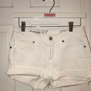 Vineyard Vines Shorts - women’s vineyard vines white jean shorts! Vineyard Vines Shorts - women’s vineyard vines white jean shorts!